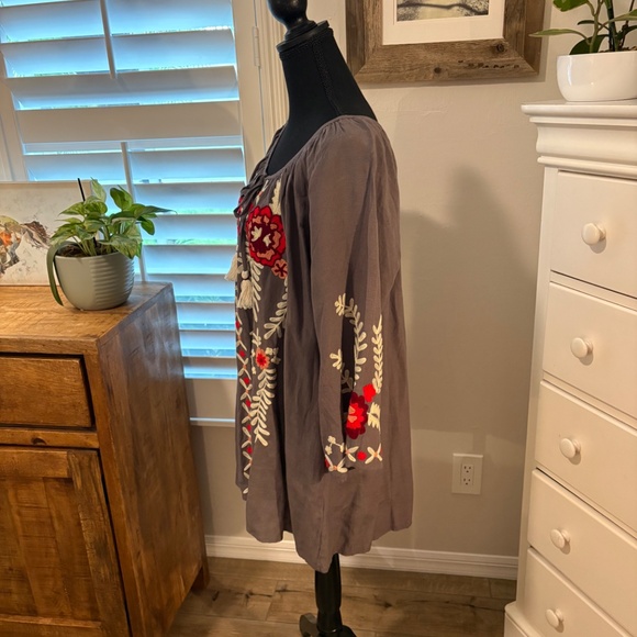 Angel Heart Boutique AHB EXCLUSIVE: GORGEOUS LOVE TOP - GREY 2X - Picture 4 of 10